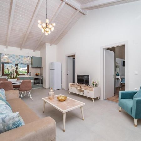 נידרי Vincenzo Suites מראה חיצוני תמונה