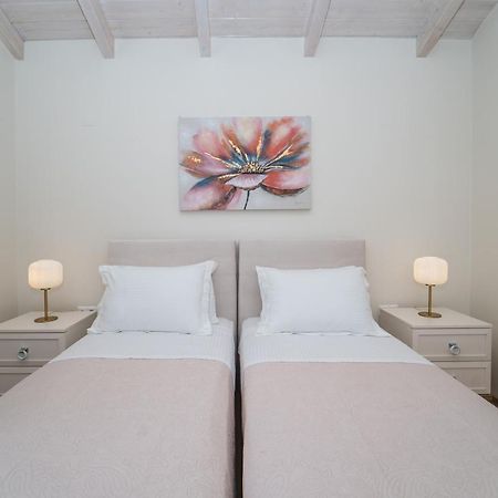 נידרי Vincenzo Suites מראה חיצוני תמונה