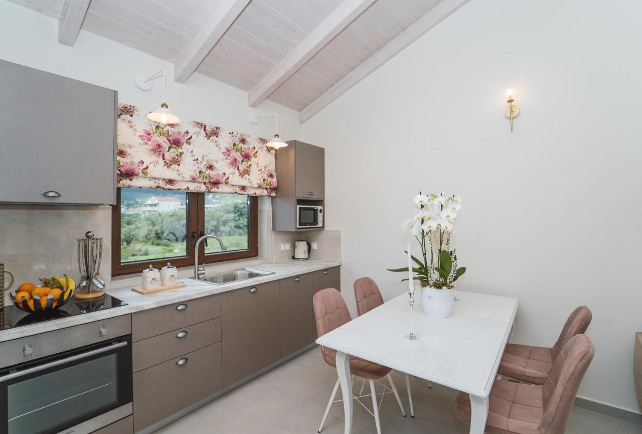 נידרי Vincenzo Suites מראה חיצוני תמונה